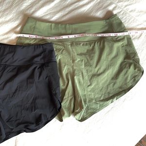 Athleta Run With It Shorts Black and Green Size Small